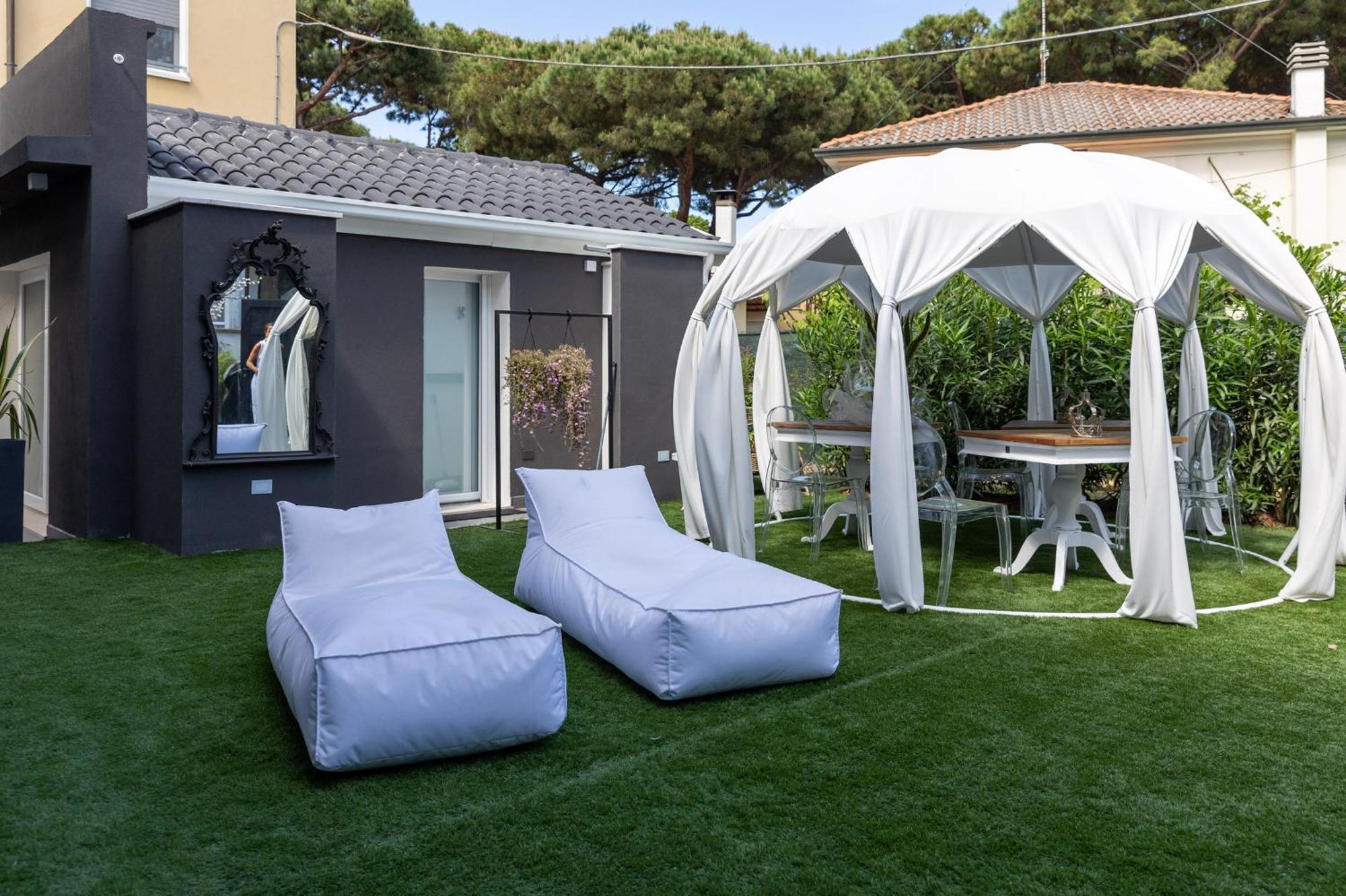 Villa Monti Suites&Aparts Cesenatico Eksteriør bilde