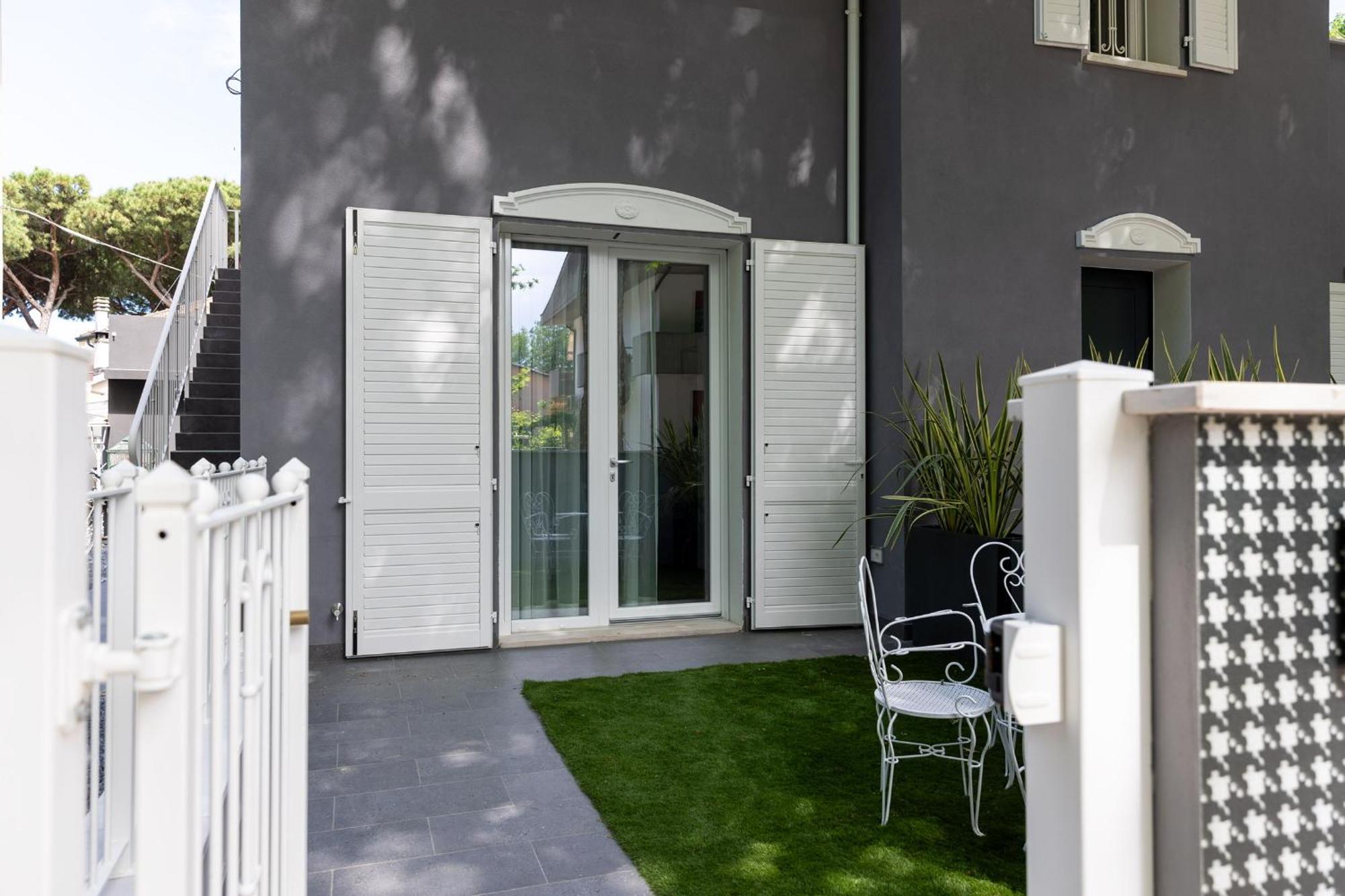 Villa Monti Suites&Aparts Cesenatico Eksteriør bilde